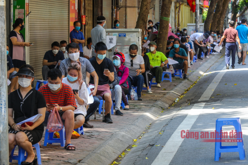 Quận Đống Đa hoàn thành tiêm vaccine cho ba phường -2