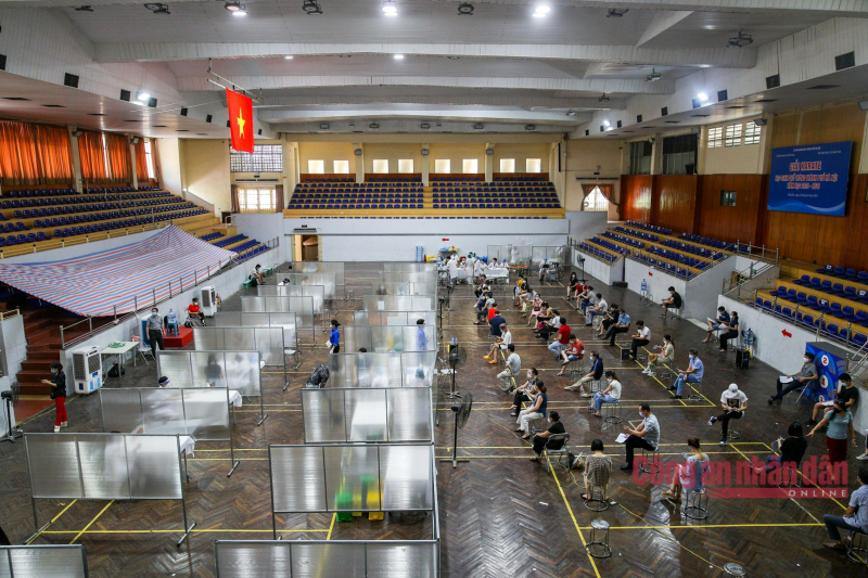 Quận Đống Đa hoàn thành tiêm vaccine cho ba phường -0