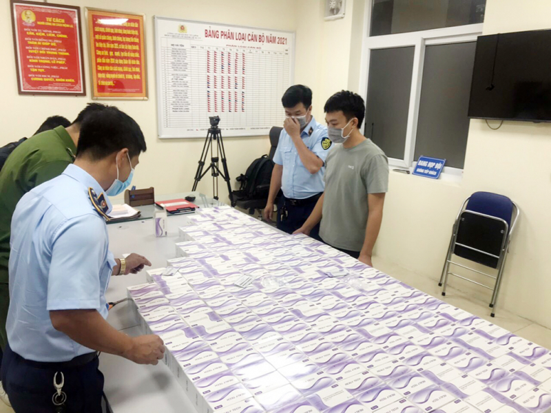 Thu giữ số lượng lớn Test thử COVID-19 nhập lậu và khẩu trang 3M giả -0