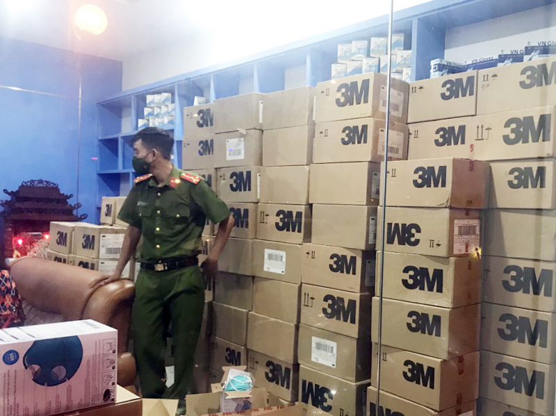 Thu giữ số lượng lớn Test thử COVID-19 nhập lậu và khẩu trang 3M giả -0