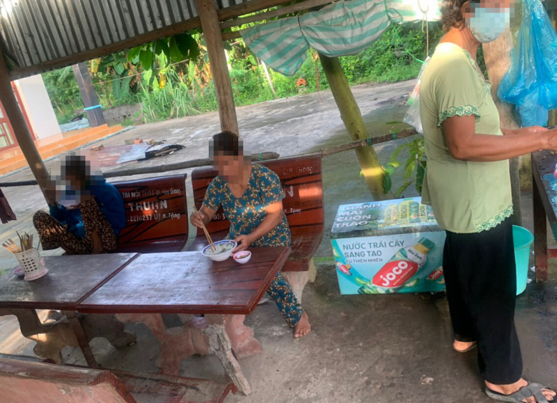 Người phụ nữ đang cách ly tại nhà ra ngoài ăn bún bị đề nghị phạt 17,5 triệu đồng -0