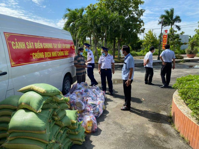 Bộ Tư lệnh Cảnh sát biển đẩy mạnh hoạt động “Cảnh sát biển đồng hành vơi ngư dân” -0