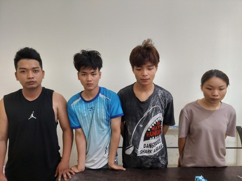 Ổ nhóm lừa bán túi hàng hiệu online để 