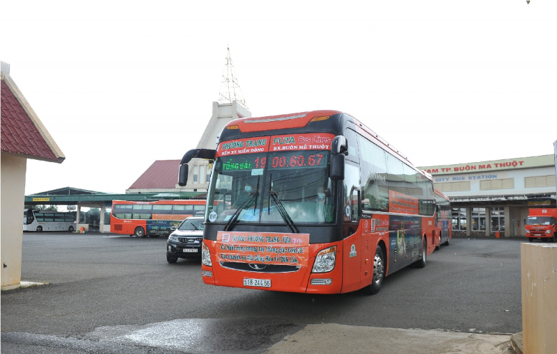 Chuyến xe đầu tiên lên đường đón công dân Đắk Lắk từ TP Hồ Chí Minh về quê -0