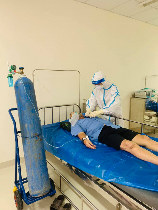 Sư cô tình nguyện ở bệnh viện dã chiến -0