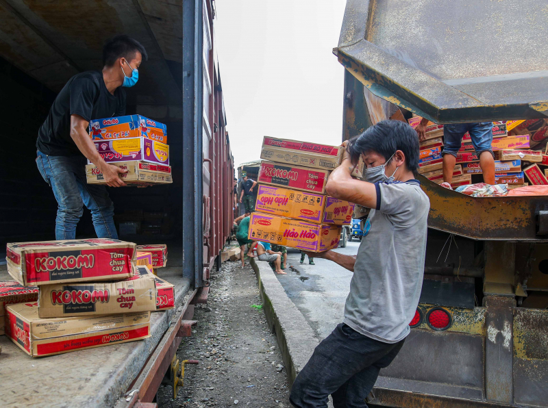 300 tấn hàng hoá của nhân dân Hoà Bình gửi tặng đồng bào TP. Hồ Chí Minh -0