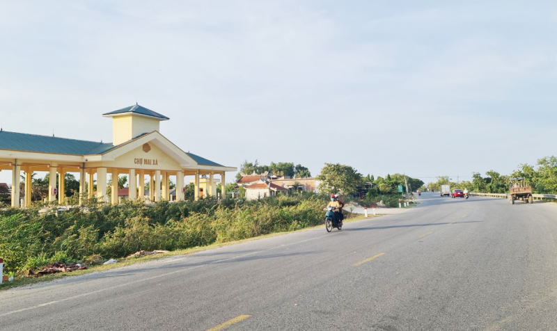 Tốn tiền tỷ xây chợ rồi bỏ hoang -0