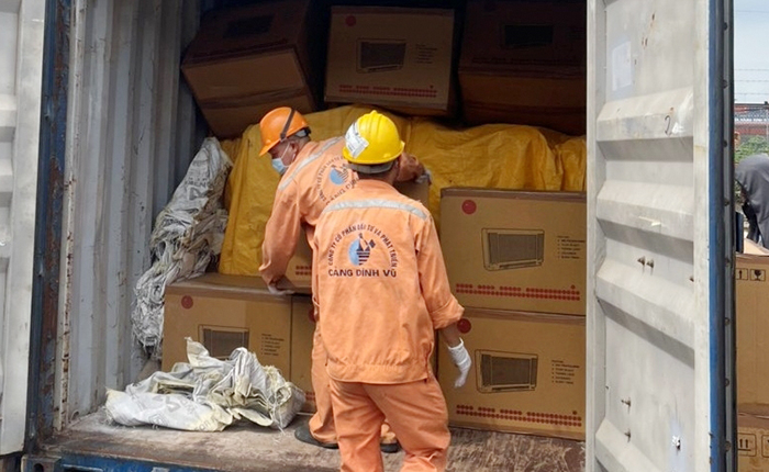 Gần 9 tấn gỗ giáng hương ngụy trang dụng cụ cầm tay -0