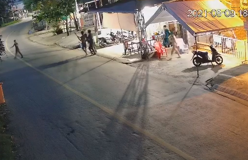 Đi thu tiền hụi không được, dùng dao tấn công chốt kiểm soát  -0