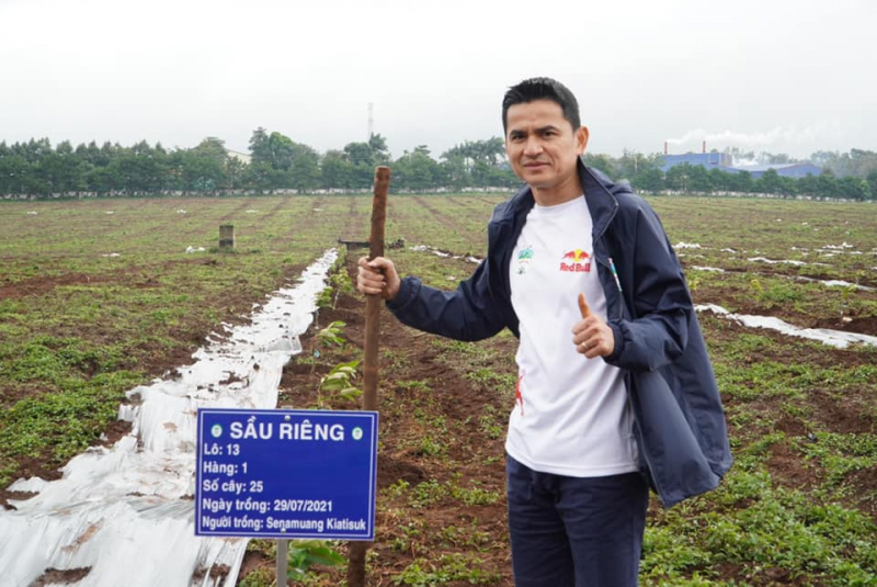 Kiatisuk, người nghệ sĩ ứng xử khéo hơn cả chơi bóng -0