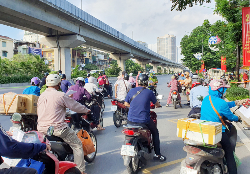 Hà Nội triển khai 6 tổ liên ngành kiểm soát chặt người ra đường -1