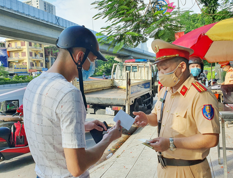 Hà Nội triển khai 6 tổ liên ngành kiểm soát chặt người ra đường -2