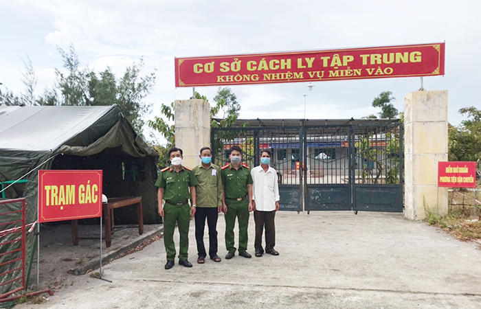 Công an xã chính quy với những cách làm hay trong phòng, chống dịch -0