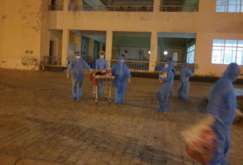 Y, bác sĩ giúp sản phụ vượt cạn thành công trong khu cách ly -0