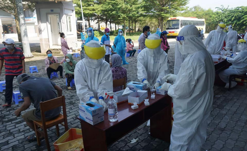 “Biệt đội thanh xuân” trên tuyến đầu chống dịch -0