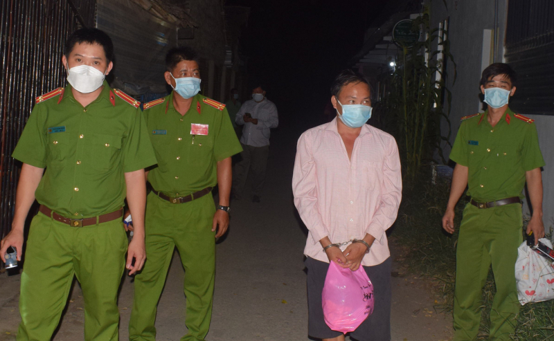 Bắt kẻ đột nhập vào nhà khống chế phụ nữ, cướp tài sản -0