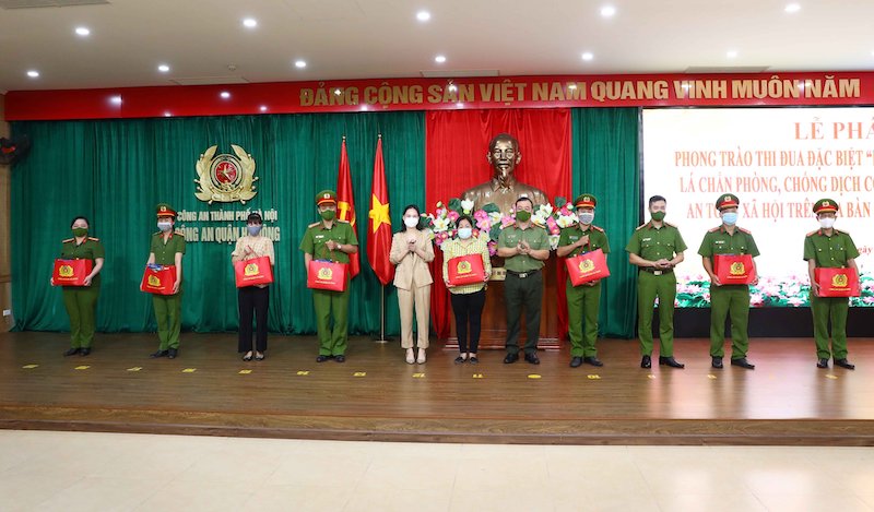 Hoạt động nhân văn, đậm tình người giữa mùa dịch -0