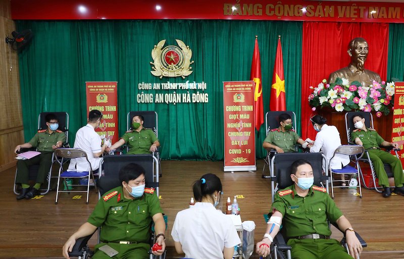 Hoạt động nhân văn, đậm tình người giữa mùa dịch -1