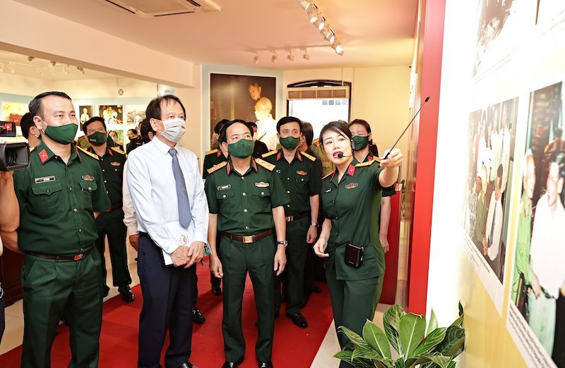 Giới thiệu hơn 200 hình ảnh, tài liệu, hiện vật phản ánh về cuộc đời, những cống hiến to lớn của Đại tướng Võ Nguyên Giáp -2
