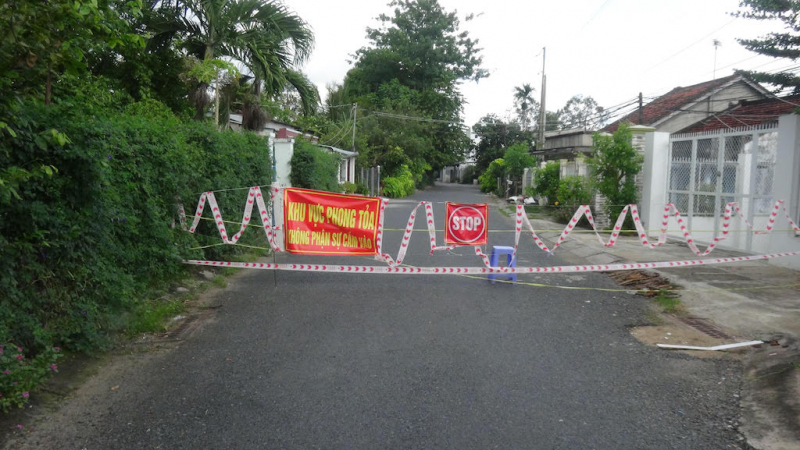 Bị phạt 7,5 triệu đồng vì trốn ra khỏi khu phong tỏa để mua rượu bia, thuốc lá -0