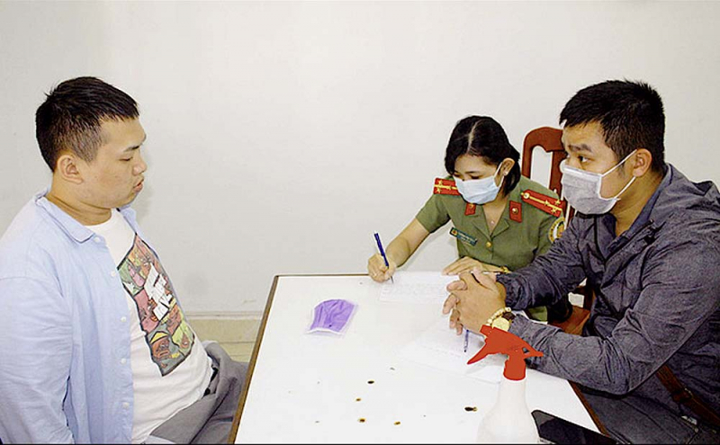 canh sat hinh su 1.jpg -0