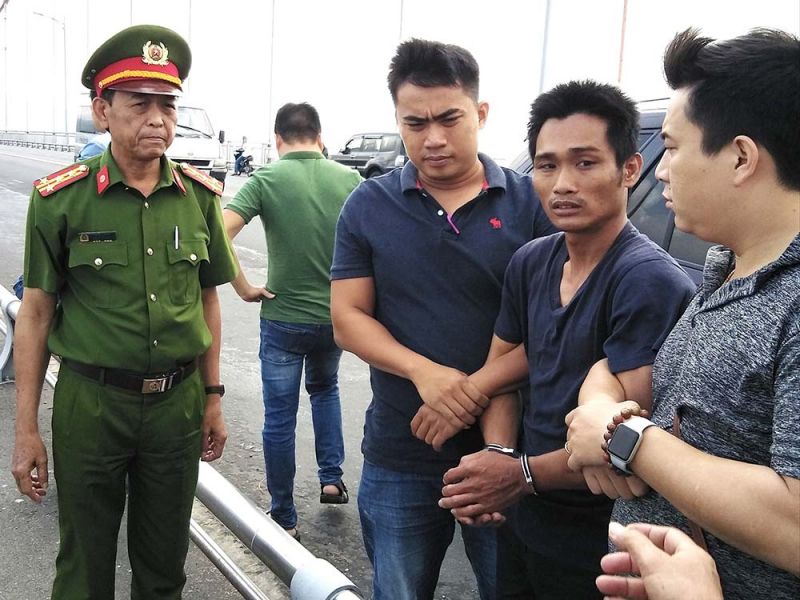 canh sat hinh su 2.jpg -0