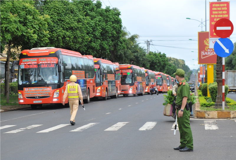 Thêm 346 công dân Đắk Lắk được đón về quê -1