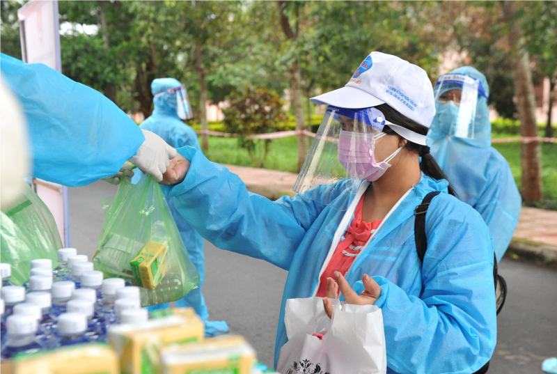 Thêm 346 công dân Đắk Lắk được đón về quê -0