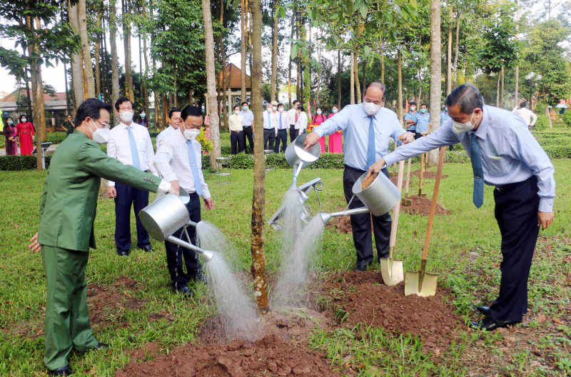 An Giang tổ chức lễ kỷ niệm 133 năm Ngày sinh Chủ tịch Tôn Đức Thắng -0