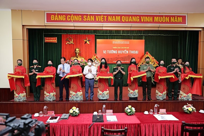 Giới thiệu hơn 200 hình ảnh, tài liệu, hiện vật phản ánh về cuộc đời, những cống hiến to lớn của Đại tướng Võ Nguyên Giáp -0