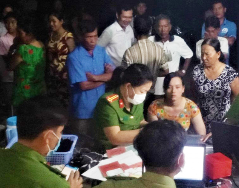 32--- so198---- Nữ Trưởng Công an phường hết lòng phục vụ nhân dân -0