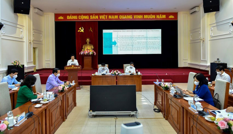 Kiên định mục tiêu đổi mới, linh hoạt trong triển khai chương trình, sách giáo khoa mới -0