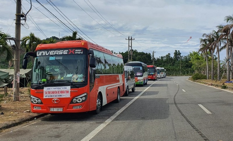 Nhóm tài xế lái xe “0 đồng” thu giá “cắt cổ” bị phạt 85 triệu đồng  -0
