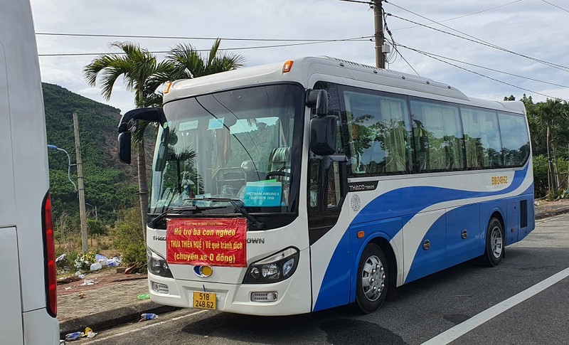 Nhóm tài xế lái xe “0 đồng” thu giá “cắt cổ” bị phạt 85 triệu đồng  -0