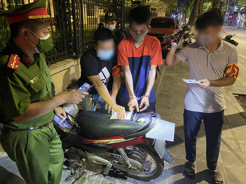 Gặp Cảnh sát 141, con nghiện