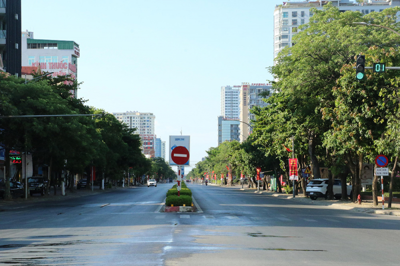 Hàng trăm CBCS Công an căng mình trực chốt trên TP Vinh -9