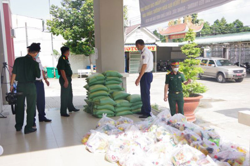 Cảnh sát biển tiếp tục đồng hành cùng ngư dân trong đại dịch -0