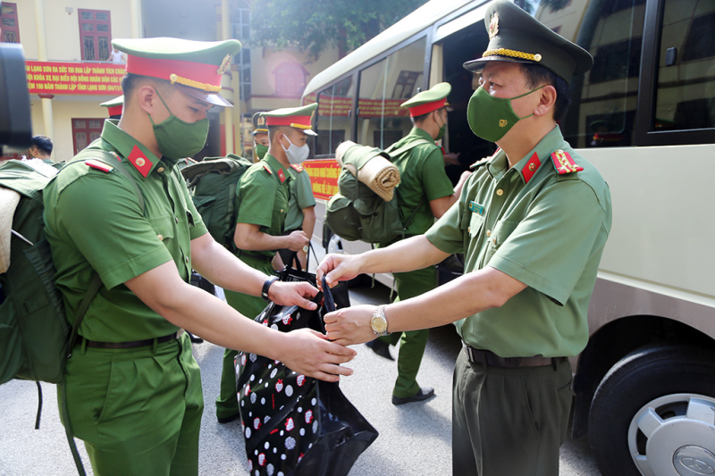 Công an Lạng Sơn xuất quân tăng cường cho huyện Văn Lãng chống dịch -0