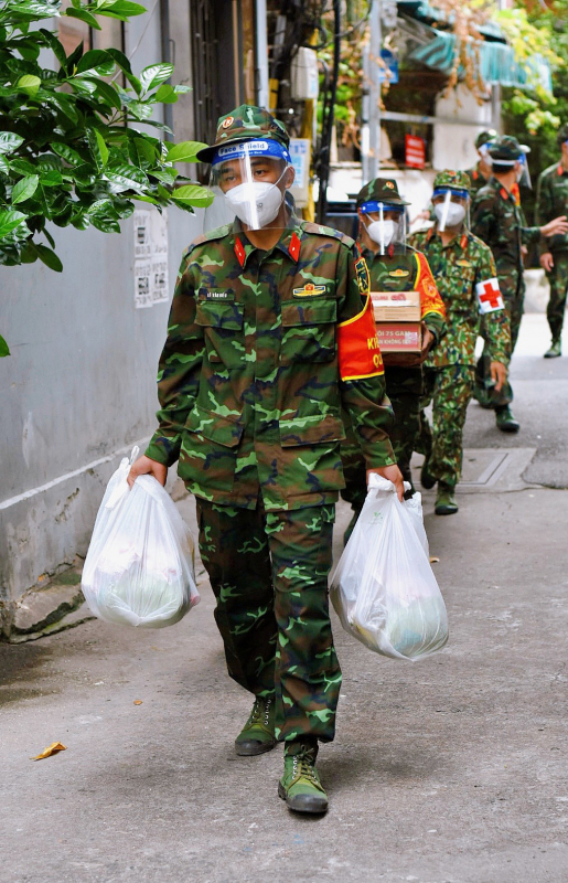 Các siêu thị ở TP Hồ Chí Minh tạm dừng bán lẻ trực tiếp để bán theo đơn đặt hàng -0