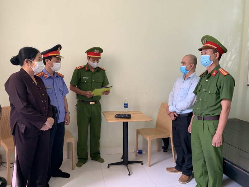 Ghi “khống” hóa đơn 17 tỷ đồng, chủ doanh nghiệp vào tù -0