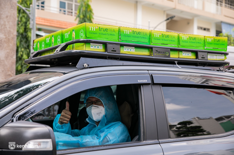 Những chuyến xe ‘chở yêu thương’ tiếp sức y bác sĩ tuyến đầu chống dịch COVID-19 -0