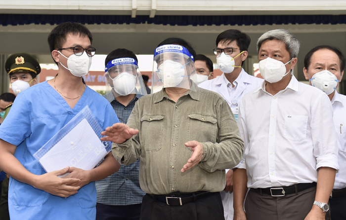 Thủ tướng Phạm Minh Chính kiểm tra, chỉ đạo, động viên công tác chống dịch tại Bình Dương -0