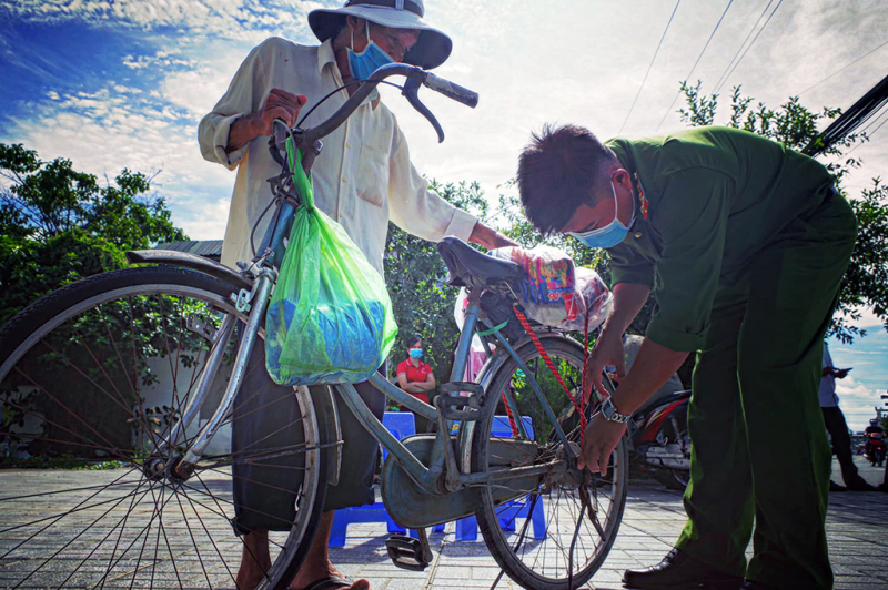 Những cán bộ Công an tận tụy, hết lòng vì dân -0