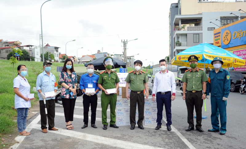 Báo CAND: Sẻ chia với bà con đang vật lộn với khó khăn trong đại dịch -1