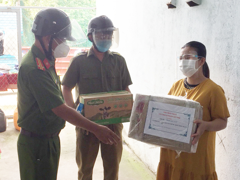 Công an huyện Nhơn Trạch khai trương gian hàng 0 đồng -0