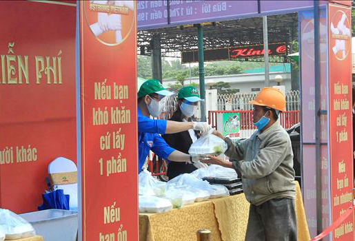 Thế gian rực rỡ những ân tình -0
