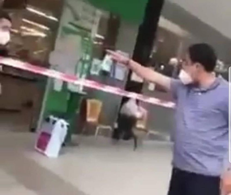 Công an vào cuộc xử lý vụ người đàn ông quát nạt, gây sự ở siêu thị  -0