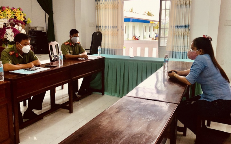 Bịa chuyện xúc phạm cán bộ lấy tiền hỗ trợ làm đám giỗ -0