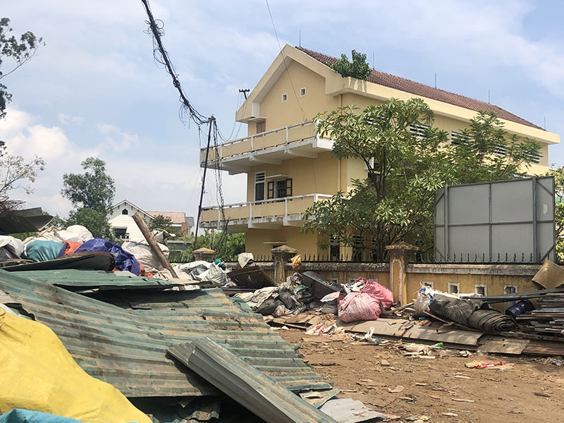 Do đâu các cơ sở thu mua phế liệu chưa được di dời ra khỏi khu dân cư? -0