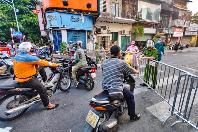 Bí thư Thành ủy Hà Nội Đinh Tiến Dũng: Còn sơ hở trong tổ chức thực hiện giãn cách xã hội -0